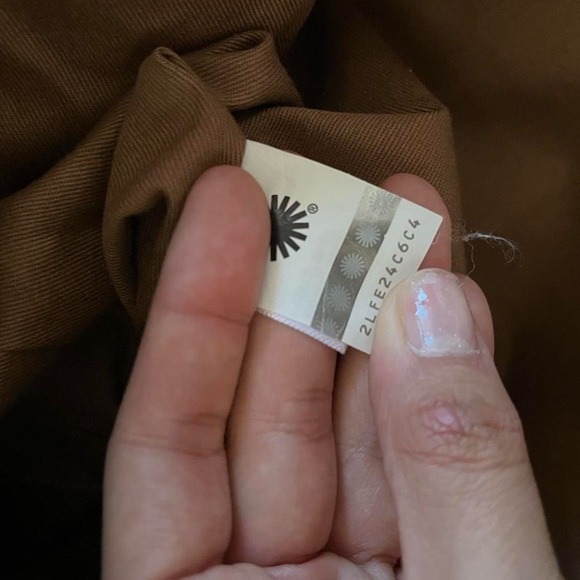 Telfar x Ugg Medium Tote Bag in Brown Chestnut and Cream Sherling details - Picture 5 of 7